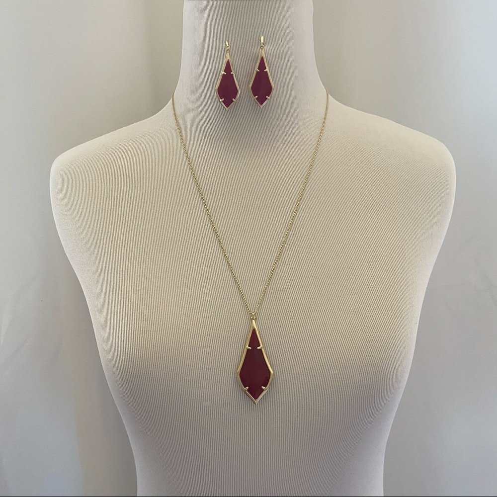 🆕KENDRA SCOTT Necklace + Earrings